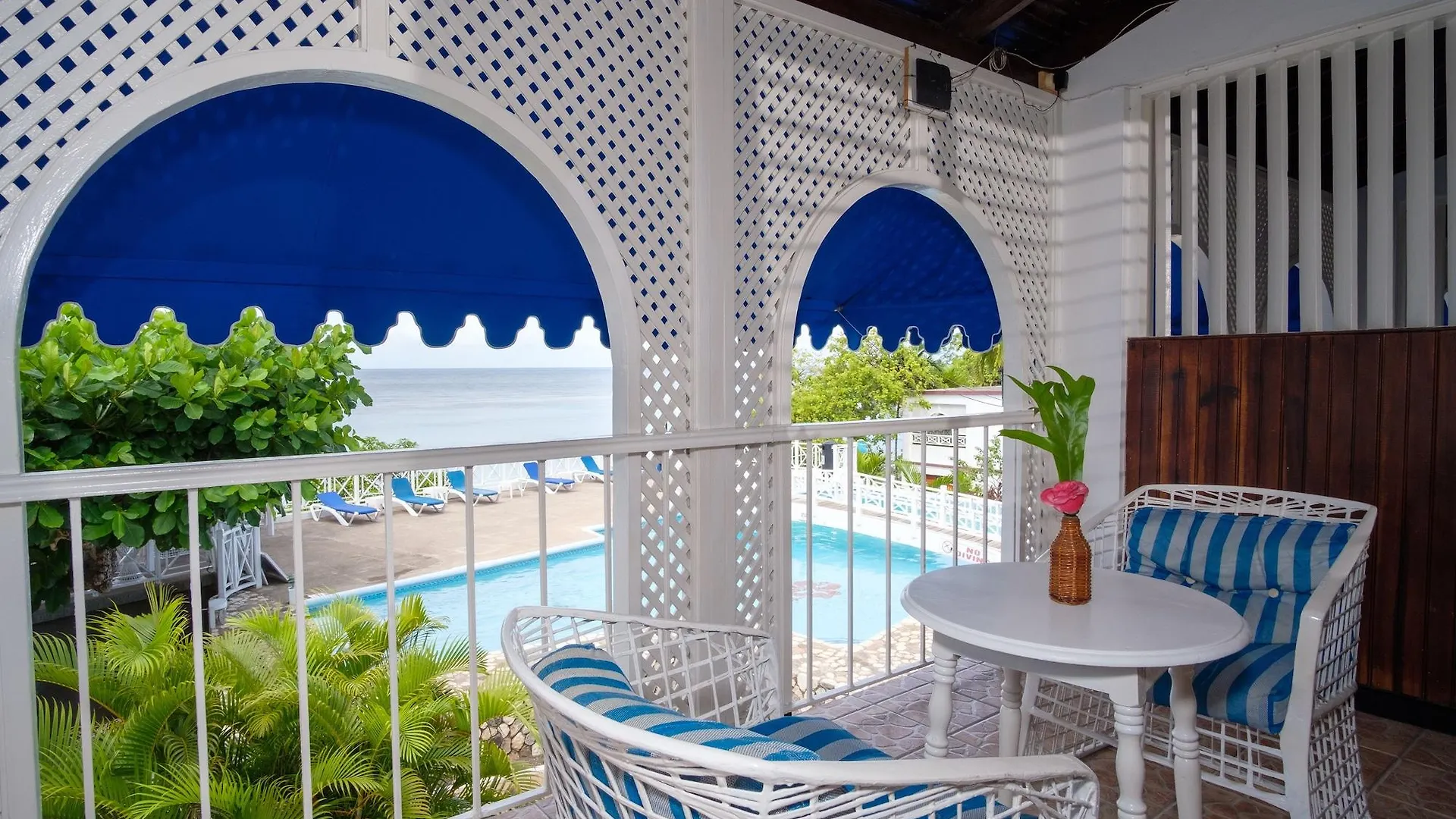 Hibiscus Lodge Hotel オーチョ・リオス 3*,