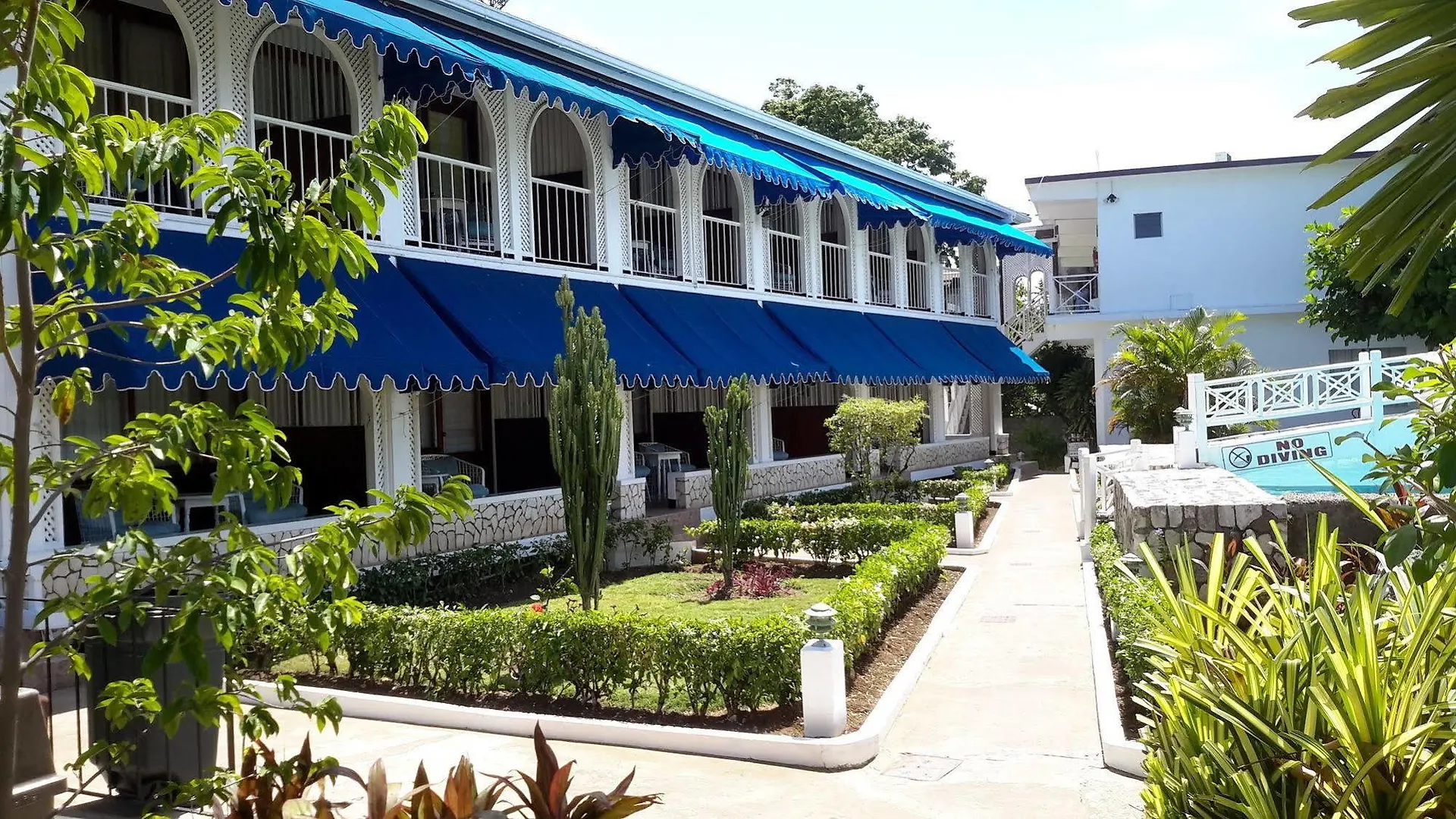Hibiscus Lodge Hotel Ocho Rios Jamaica